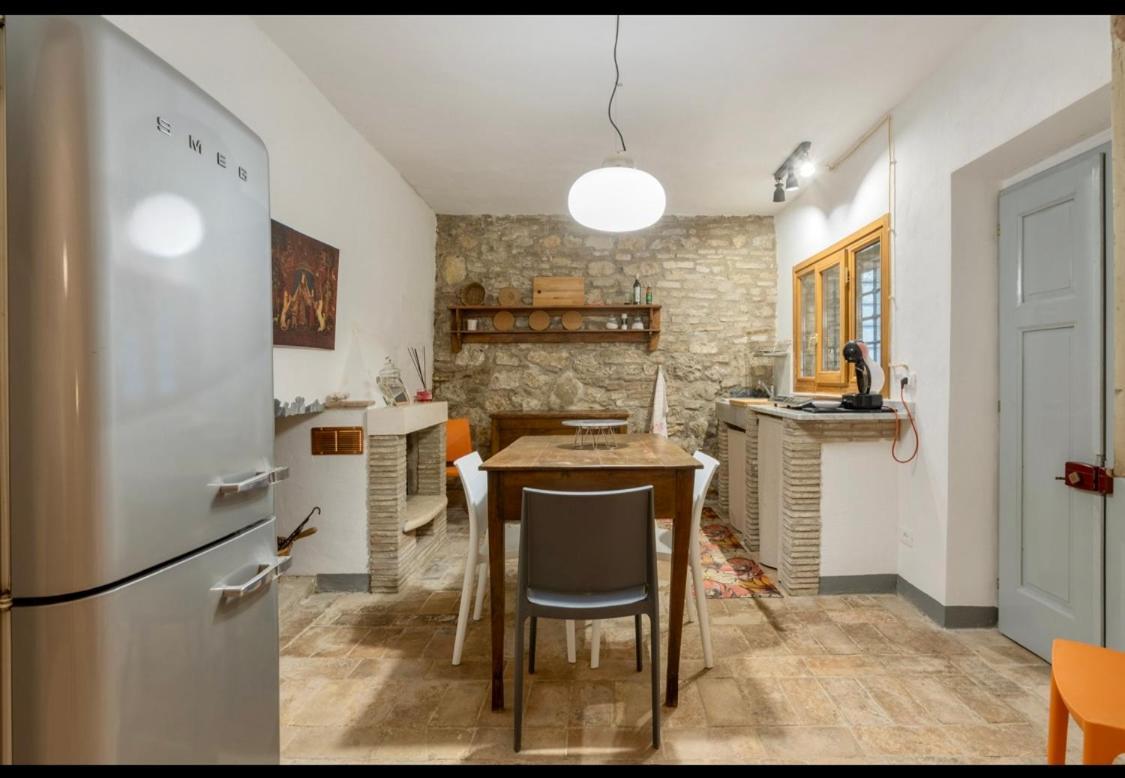 Le Fonti Di *